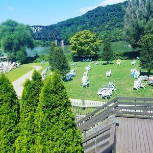 Meet your Posher, Ofelia